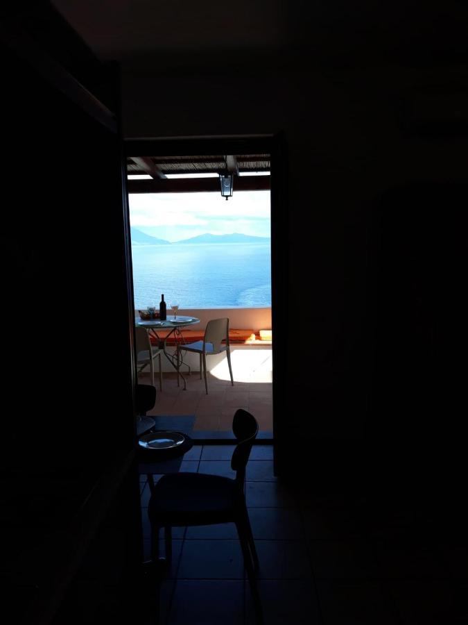 Residence Gregory Filicudi Pecorini Eksteriør billede