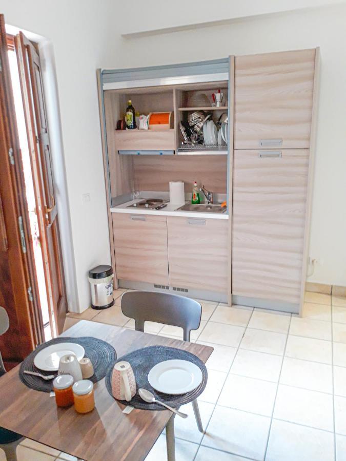 Residence Gregory Filicudi Pecorini Eksteriør billede